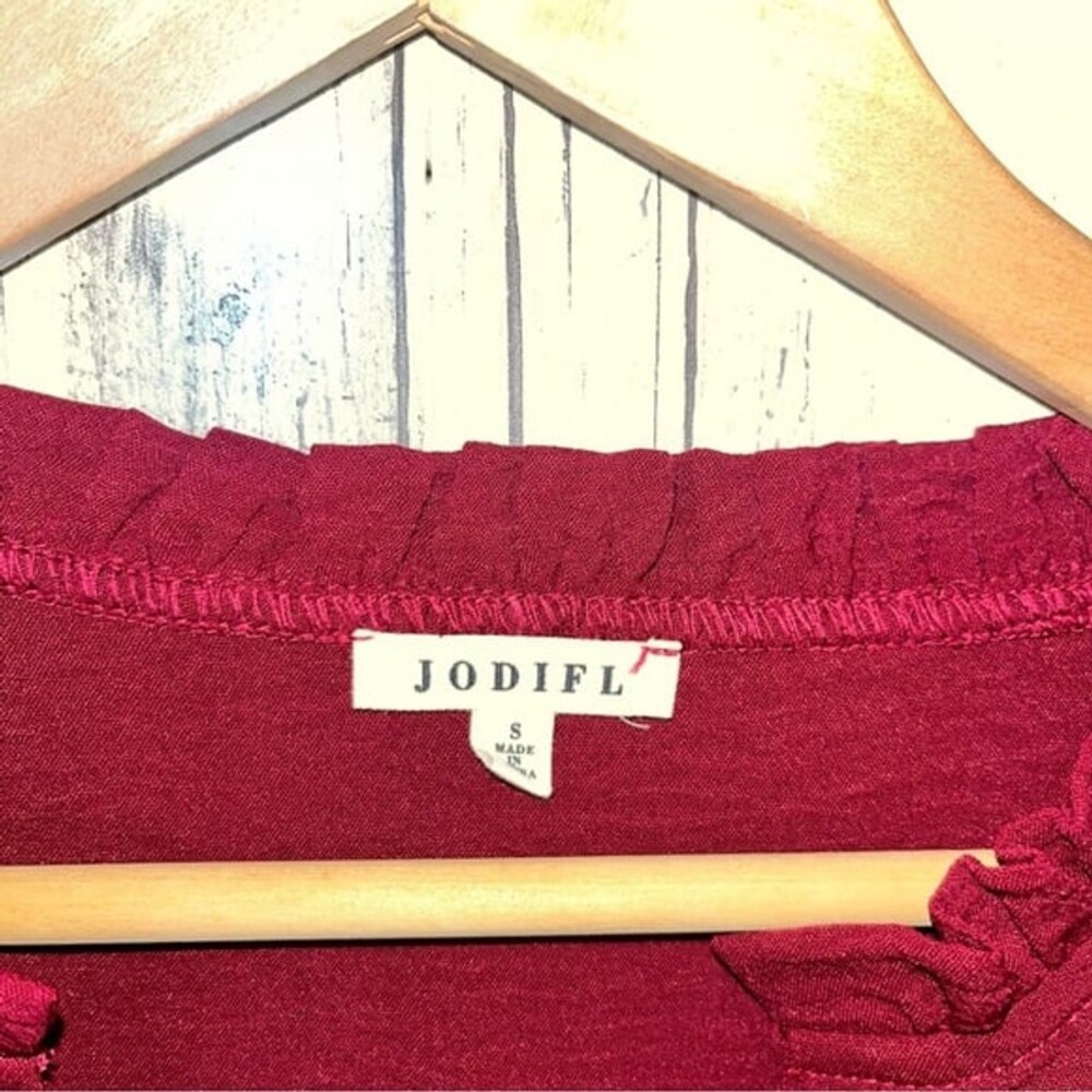 Jodifl Red V Neck Popover Oversized Blouse Women’s Small - Picture 2 of 3